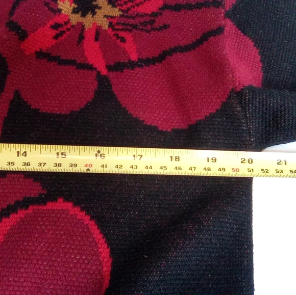 Max Sport Women's Poppy Black and Red Long Floral Cardigan Size Medium - Picture 14 of 16